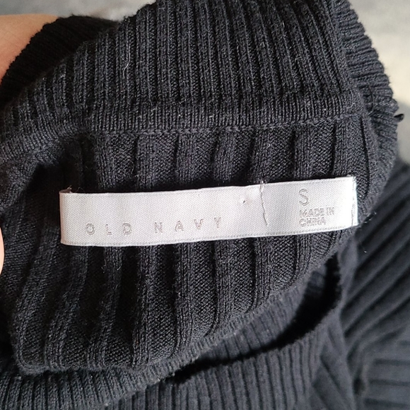 Old Navy turtleneck - Picture 5 of 5